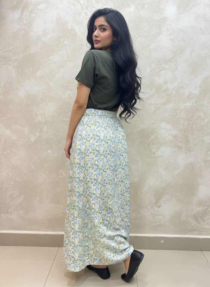 Max c Skirt in Floral Print with T-Shirt Olive Green - Image 3